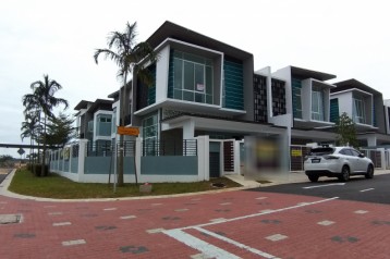 Double Storey Semi Detached Corner