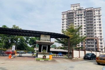 DWI MAHKOTA CONDOMINIUM FOR SALE , TAMPOI