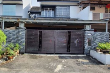 Lake Residency Bandar Seri Alam