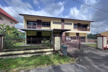 Semi Detached house in bungalow land